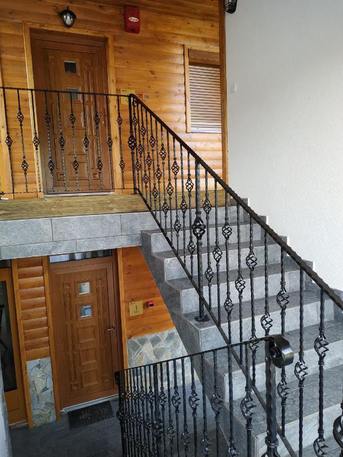 Tisza Panzio Es Apartman Tiszaujvaros Exterior photo