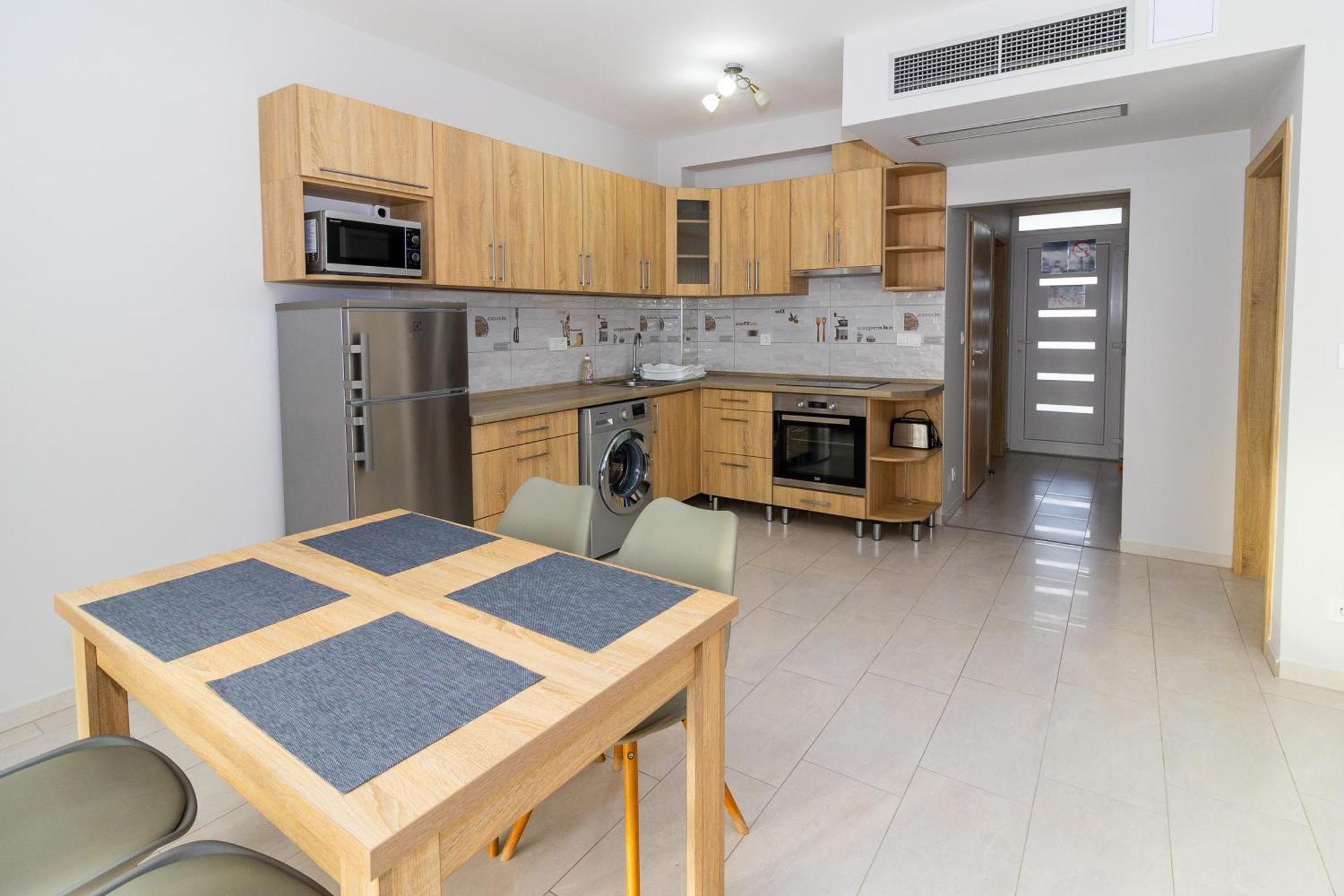 Tisza Panzio Es Apartman Tiszaujvaros Exterior photo